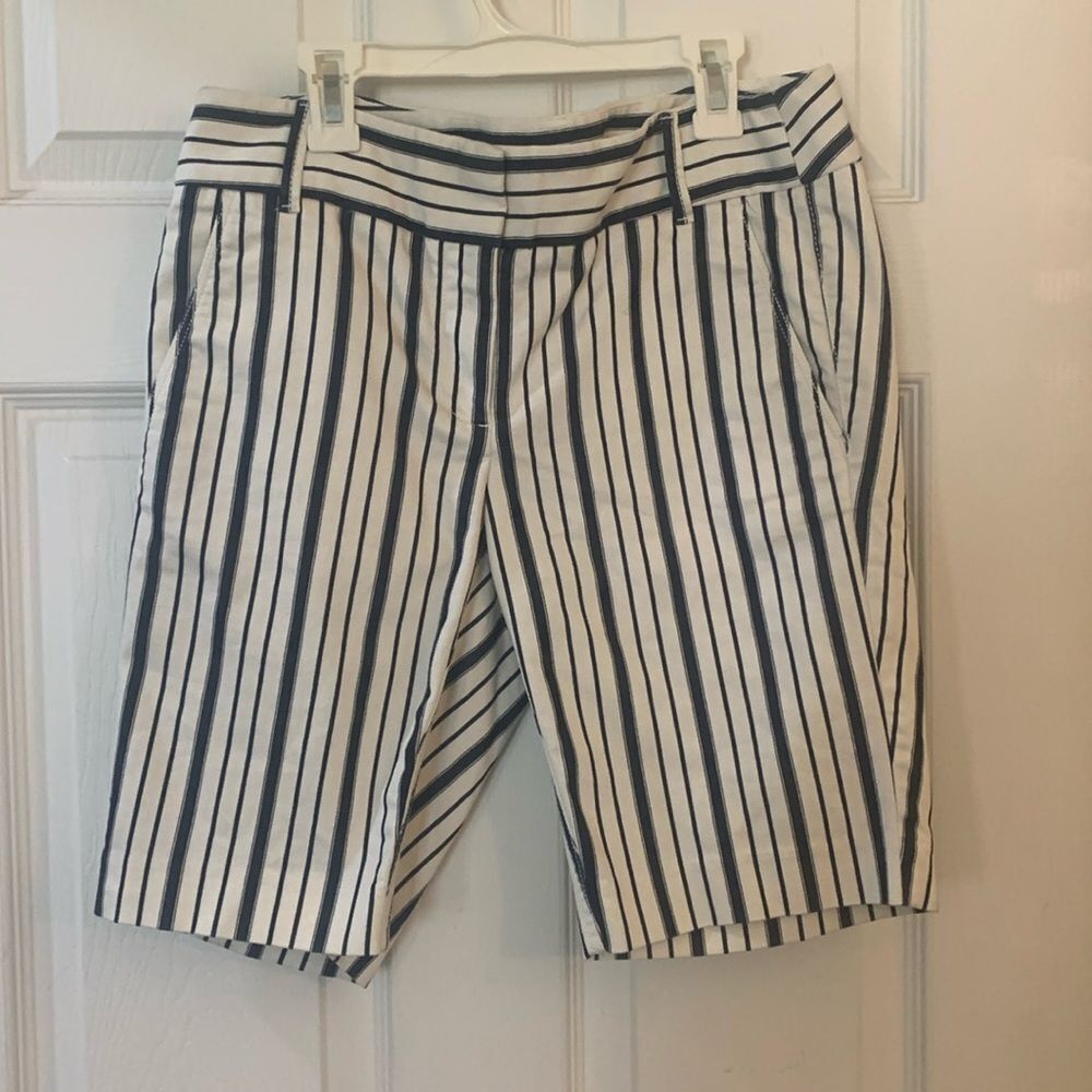 LOFT BERMUDA SHORTS NAVY/WHITE STRIPES SZ 4